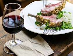 Petit carré d'agneau en croute d'amandes rotie