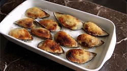 Moules à l'ail gratinées